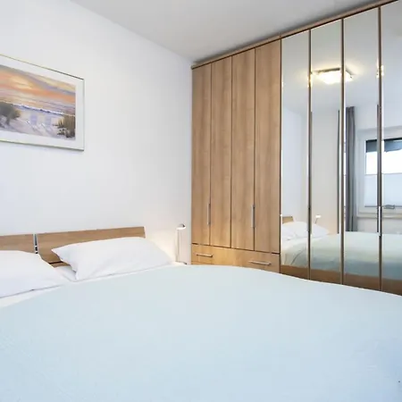 Apartment Luv Und Lee Mit Balkon Im Haus Belvedere *